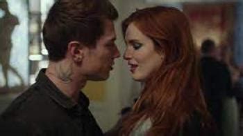 bella thorne sex scene